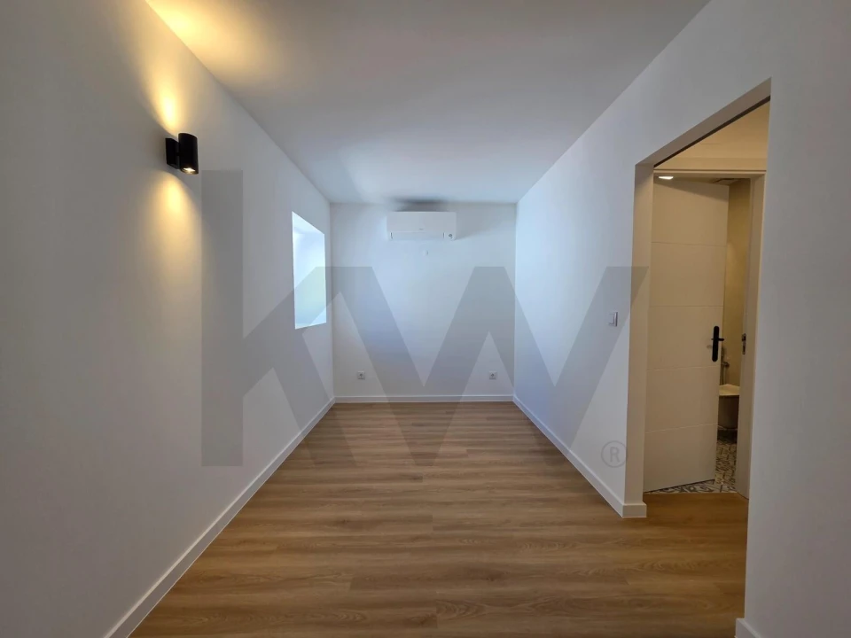 Moradia T6 para Venda em Porto Salvo Foto 36