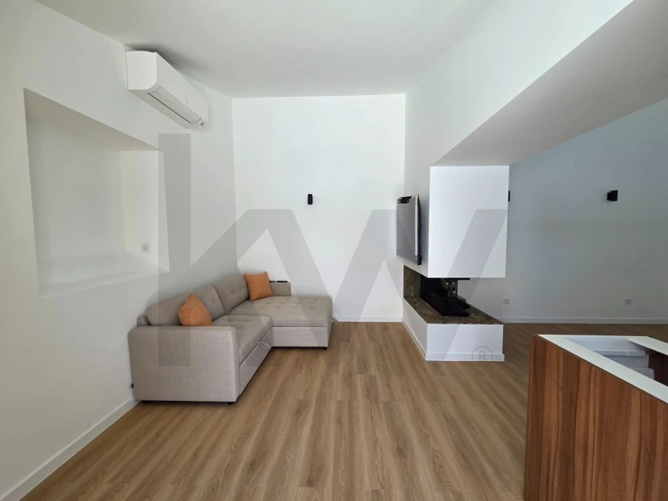 Moradia T6 para Venda em Porto Salvo Foto 30