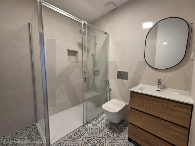 Moradia T6 para Venda em Porto Salvo Foto 37