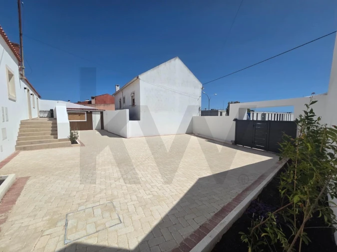Moradia T6 para Venda em Porto Salvo Foto 4