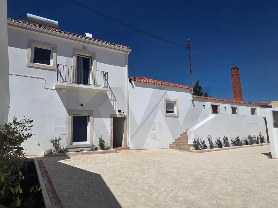 Moradia T6 para Venda em Porto Salvo Foto 1