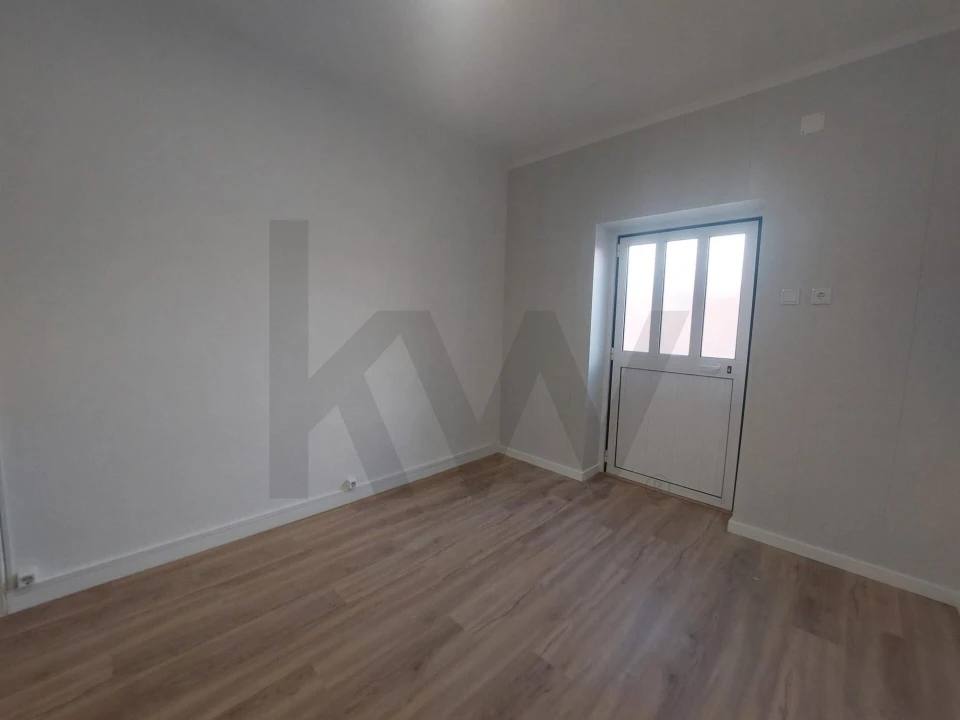 Moradia T1 para Arrendamento em Almargem do Bispo, Pêro Pinheiro e Montelavar Foto 4