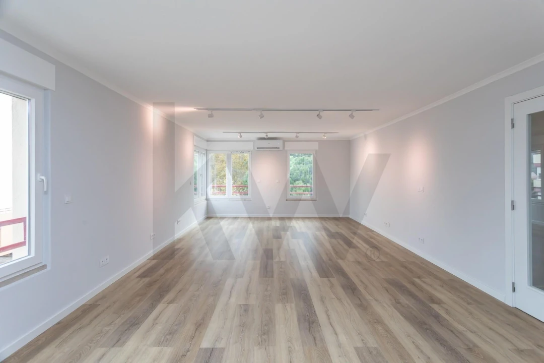 Apartamento T2 para Arrendamento em Lumiar Foto 2