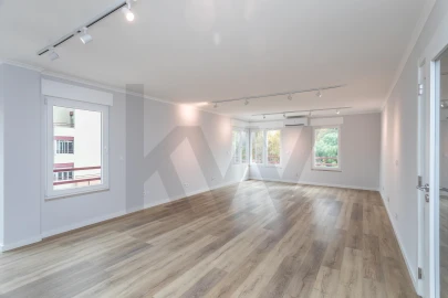 Apartamento T2 para Arrendamento em Lumiar