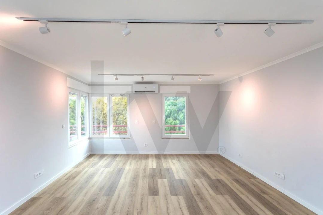 Apartamento T2 para Arrendamento em Lumiar Foto 3