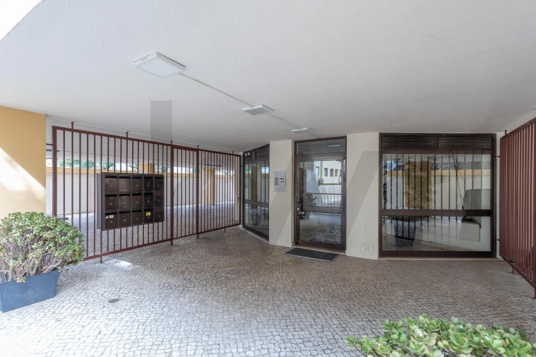 Apartamento T2 para Arrendamento em Lumiar Foto 30