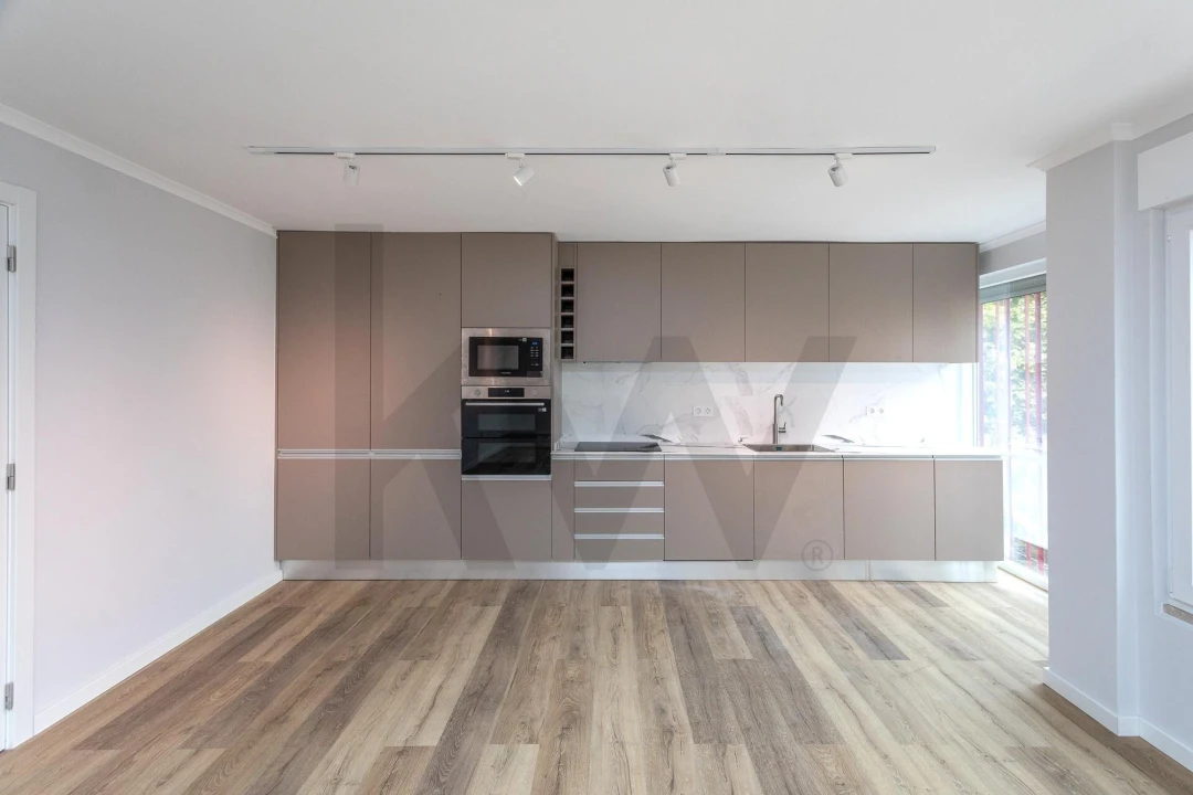 Apartamento T2 para Arrendamento em Lumiar Foto 4