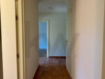 Apartamento T3 para Arrendamento em Charneca de Caparica e Sobreda