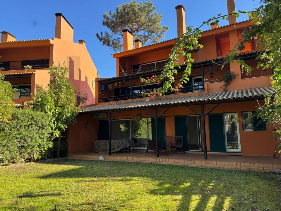 Apartamento T3 para Arrendamento em Charneca de Caparica e Sobreda Foto 2