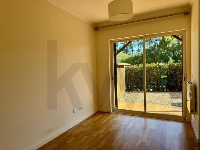 Apartamento T3 para Arrendamento em Charneca de Caparica e Sobreda Foto 18