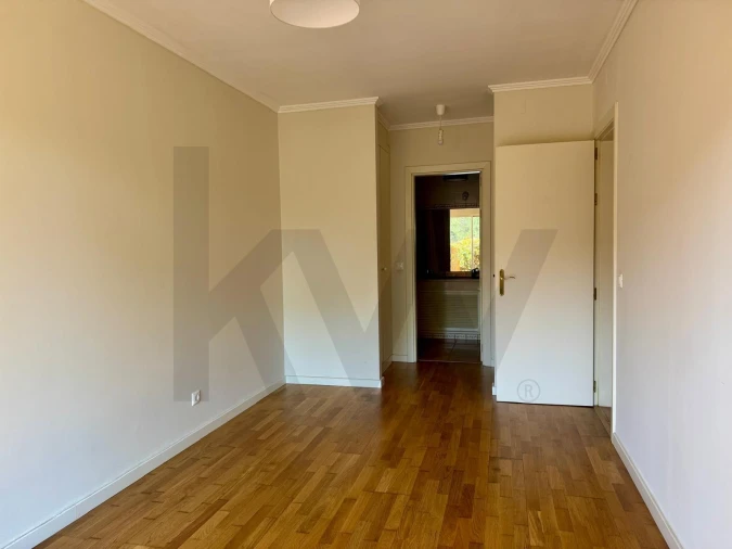 Apartamento T3 para Arrendamento em Charneca de Caparica e Sobreda Foto 15