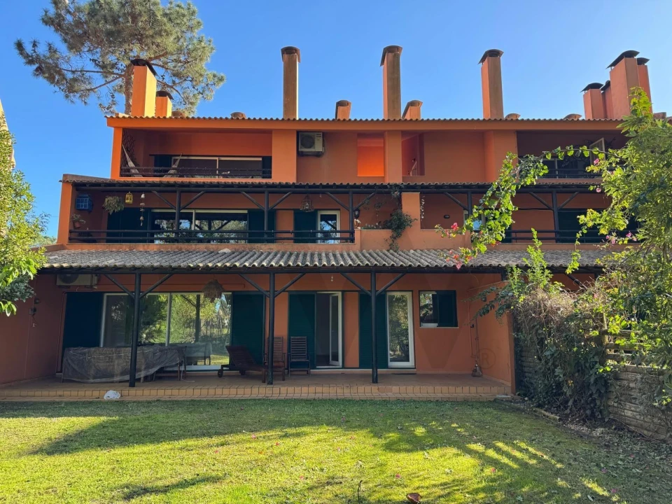 Apartamento T3 para Arrendamento em Charneca de Caparica e Sobreda Foto 1