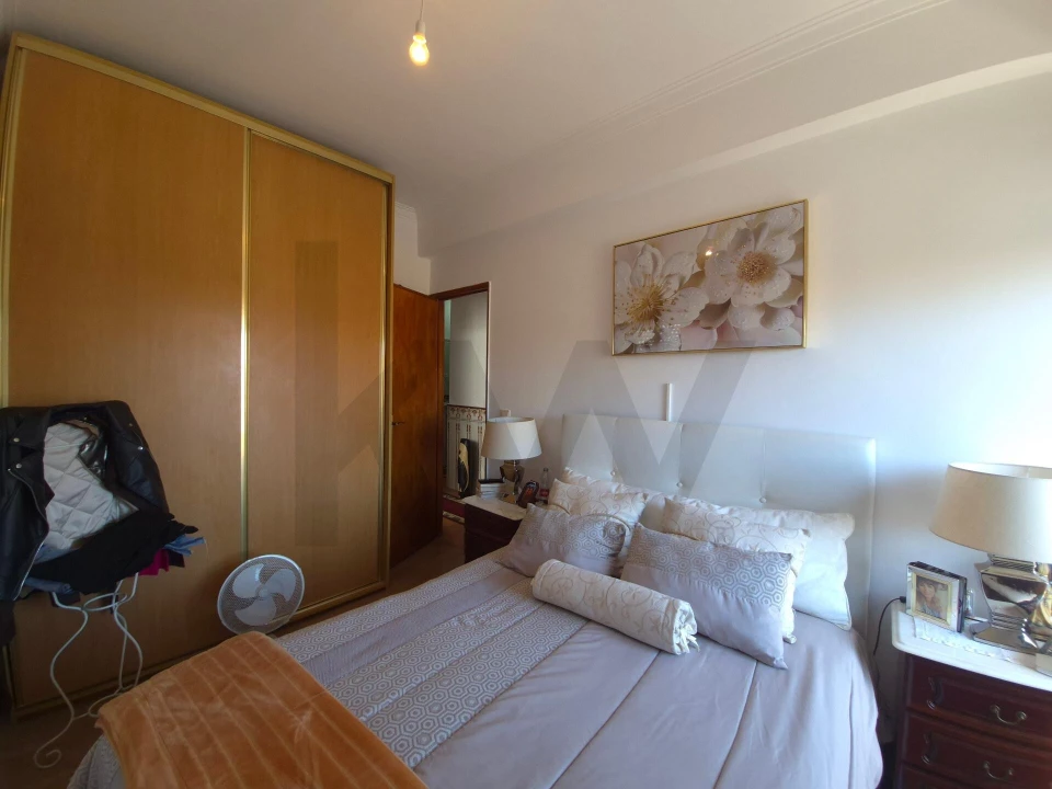 Apartamento T1 para Venda em Algueirão-Mem Martins Foto 1