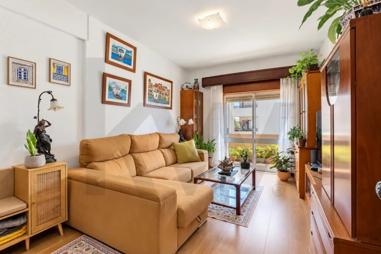 Apartamento T2 para Venda em Rio Tinto Foto 2