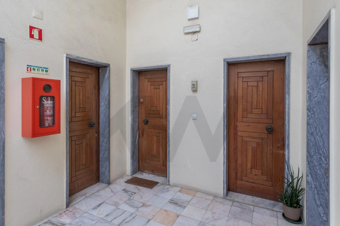 Apartamento T2 para Venda em Carnaxide e Queijas Foto 37