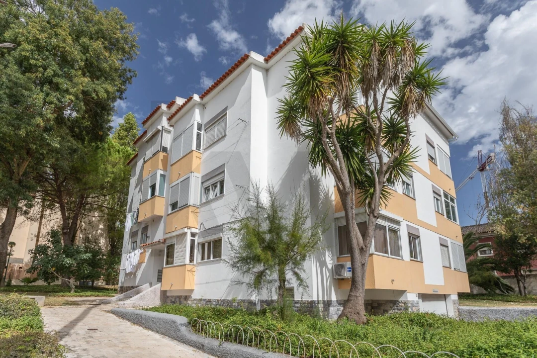 Apartamento T2 para Venda em Carnaxide e Queijas Foto 42