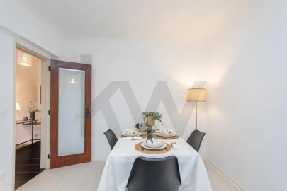 Apartamento T2 para Venda em Carnaxide e Queijas