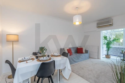 Apartamento T2 para Venda em Carnaxide e Queijas