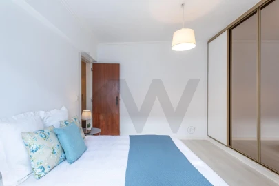 Apartamento T2 para Venda em Carnaxide e Queijas