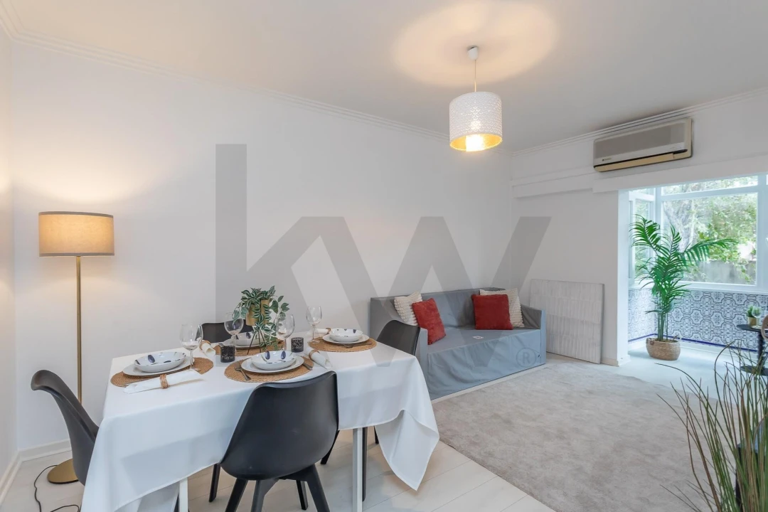 Apartamento T2 para Venda em Carnaxide e Queijas Foto 1