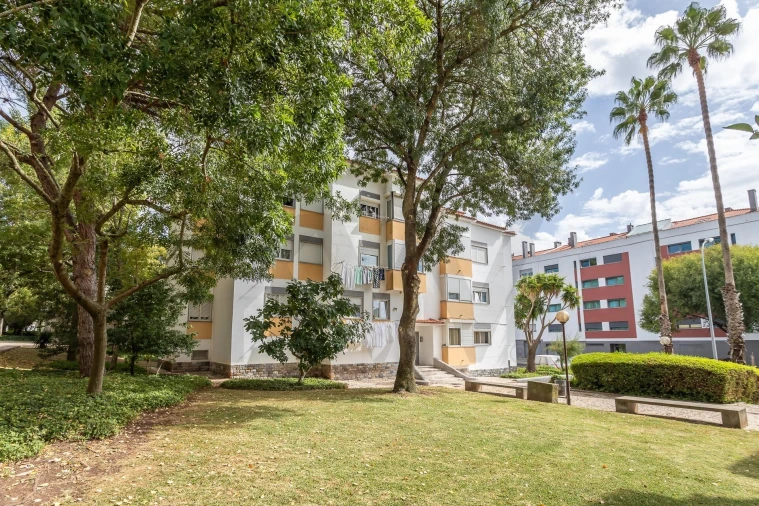 Apartamento T2 para Venda em Carnaxide e Queijas Foto 47