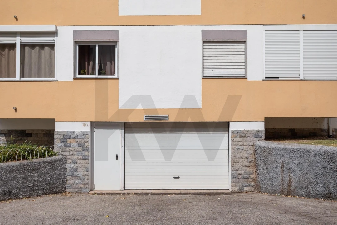 Apartamento T2 para Venda em Carnaxide e Queijas Foto 44