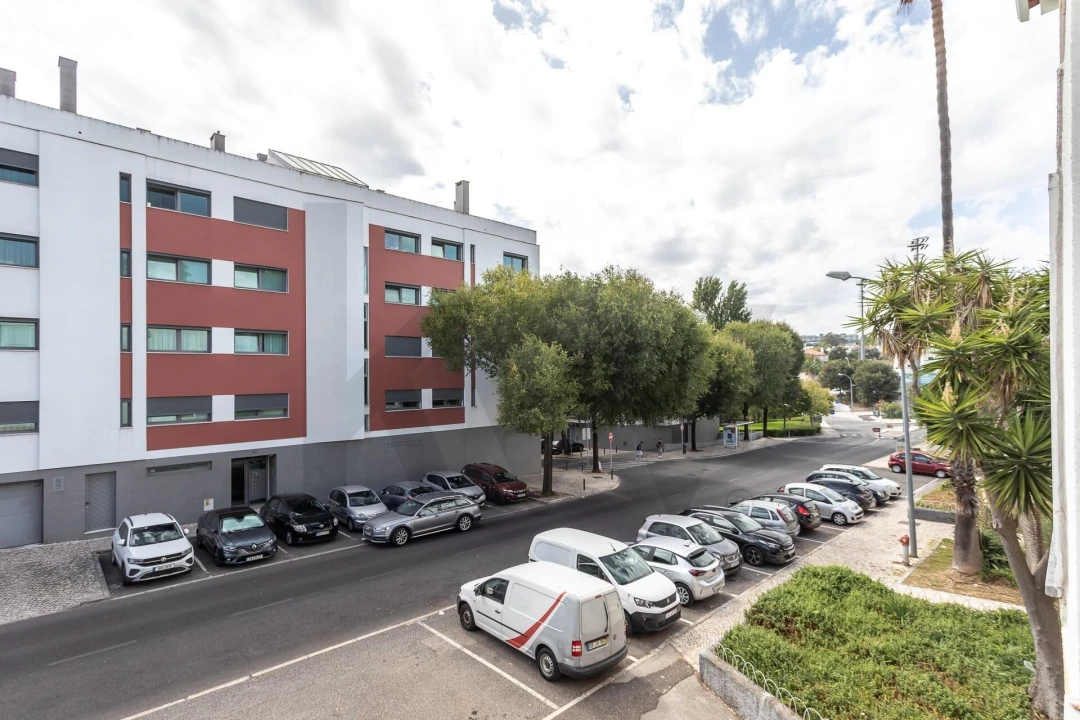 Apartamento T2 para Venda em Carnaxide e Queijas Foto 21