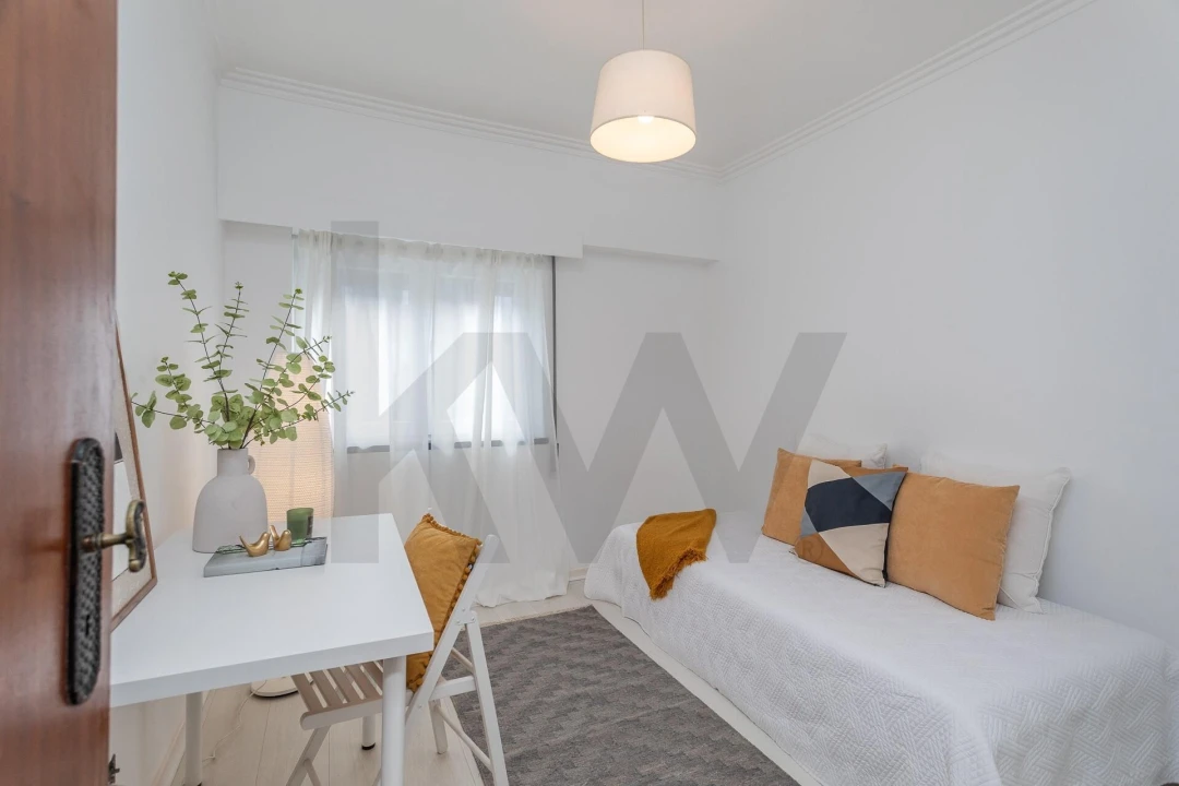 Apartamento T2 para Venda em Carnaxide e Queijas Foto 32