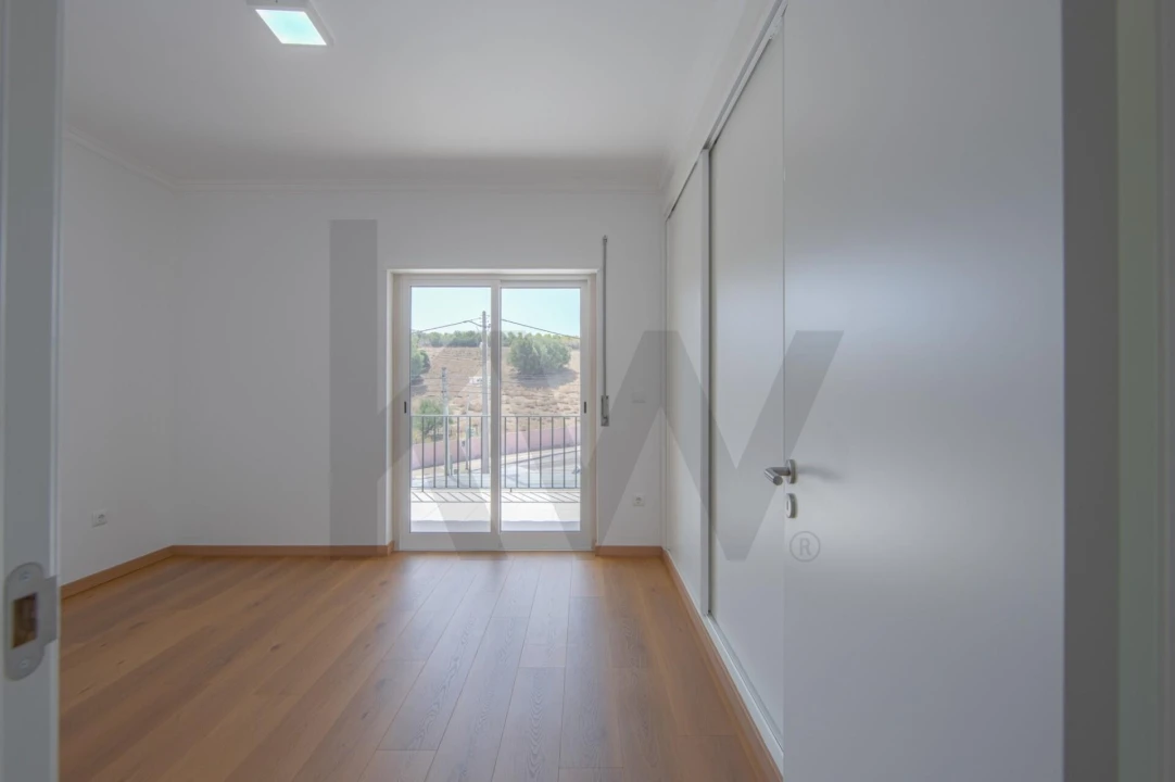 Apartamento T2 para Arrendamento em São Domingos de Rana Foto 43