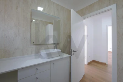 Apartamento T2 para Arrendamento em São Domingos de Rana