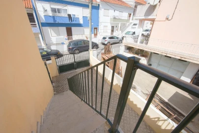 Apartamento T2 para Arrendamento em São Domingos de Rana