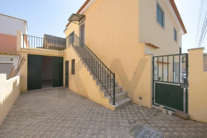 Apartamento T2 para Arrendamento em São Domingos de Rana