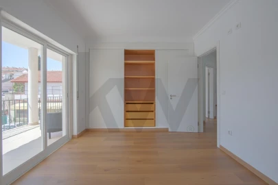 Apartamento T2 para Arrendamento em São Domingos de Rana