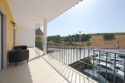 Apartamento T2 para Arrendamento em São Domingos de Rana