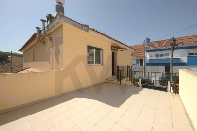 Apartamento T2 para Arrendamento em São Domingos de Rana