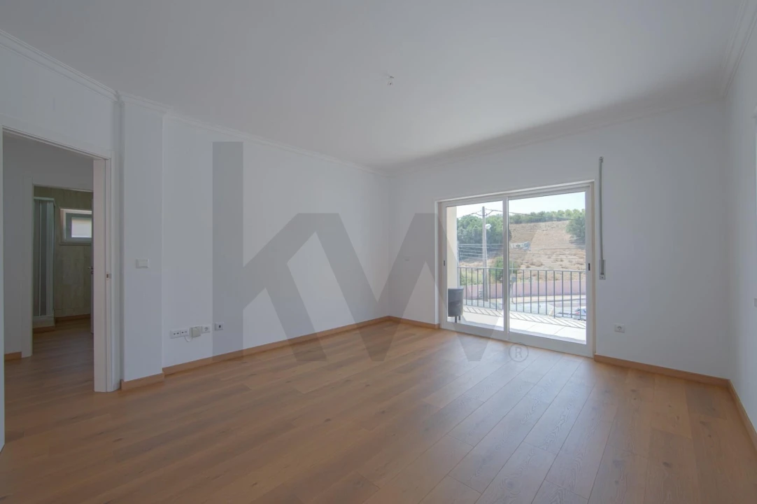 Apartamento T2 para Arrendamento em São Domingos de Rana Foto 28