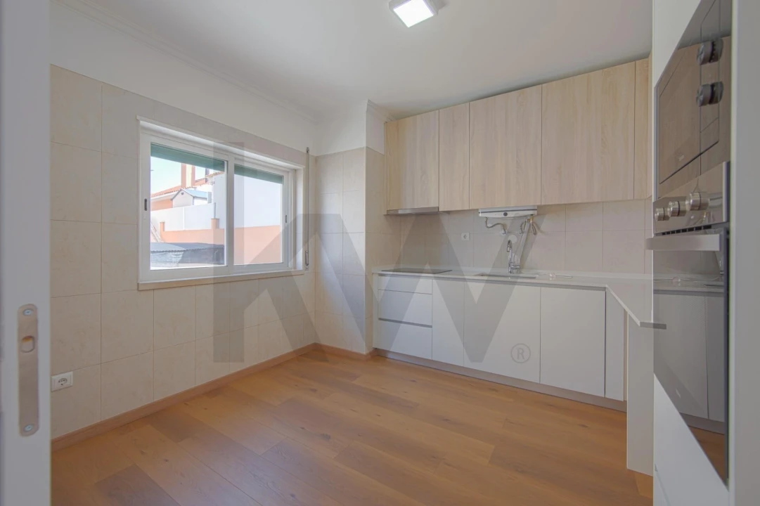 Apartamento T2 para Arrendamento em São Domingos de Rana Foto 15