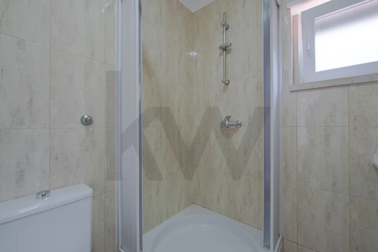 Apartamento T2 para Arrendamento em São Domingos de Rana Foto 38