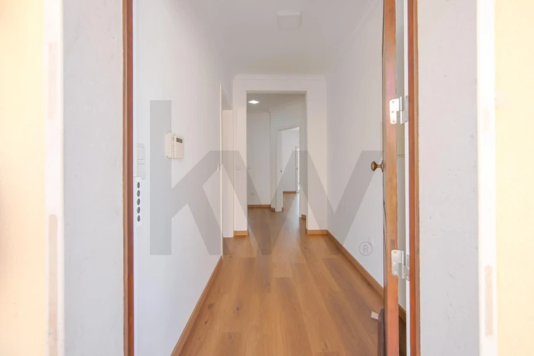 Apartamento T2 para Arrendamento em São Domingos de Rana Foto 13
