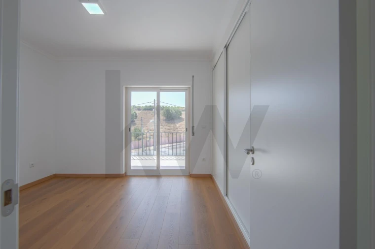 Apartamento T2 para Arrendamento em São Domingos de Rana Foto 43