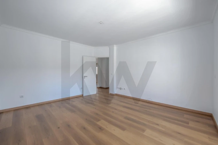 Apartamento T2 para Arrendamento em São Domingos de Rana Foto 34
