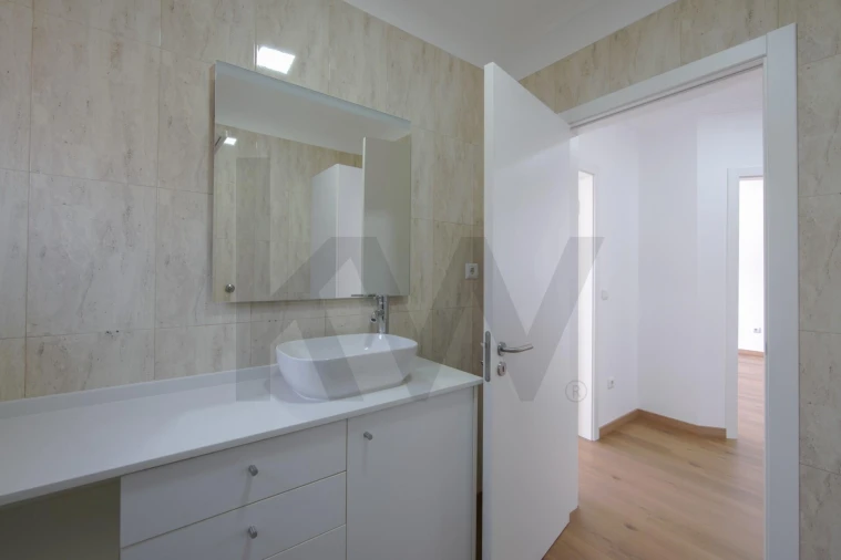 Apartamento T2 para Arrendamento em São Domingos de Rana Foto 39