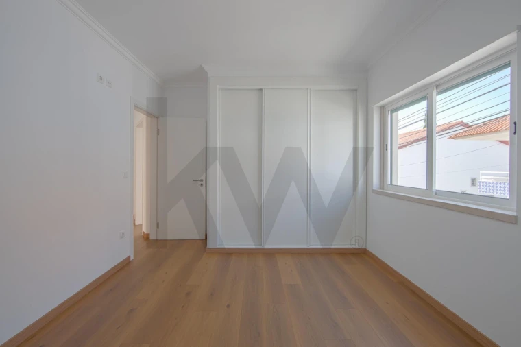 Apartamento T2 para Arrendamento em São Domingos de Rana Foto 22