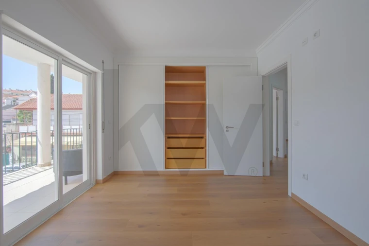 Apartamento T2 para Arrendamento em São Domingos de Rana Foto 41