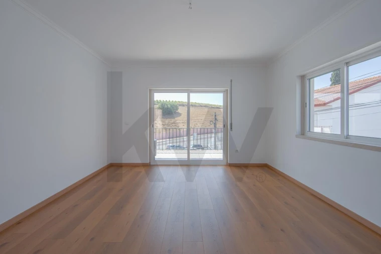 Apartamento T2 para Arrendamento em São Domingos de Rana Foto 27