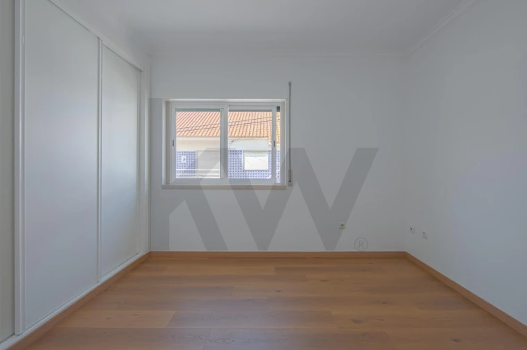 Apartamento T2 para Arrendamento em São Domingos de Rana Foto 23