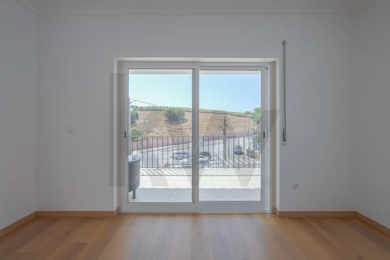 Apartamento T2 para Arrendamento em São Domingos de Rana Foto 31