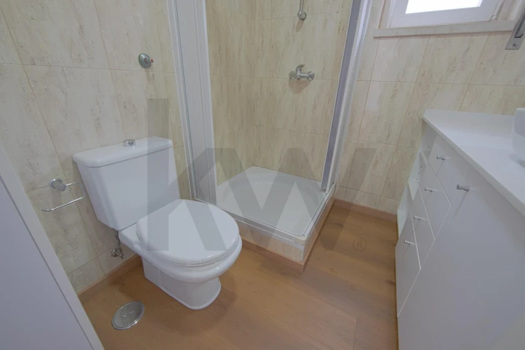 Apartamento T2 para Arrendamento em São Domingos de Rana Foto 36