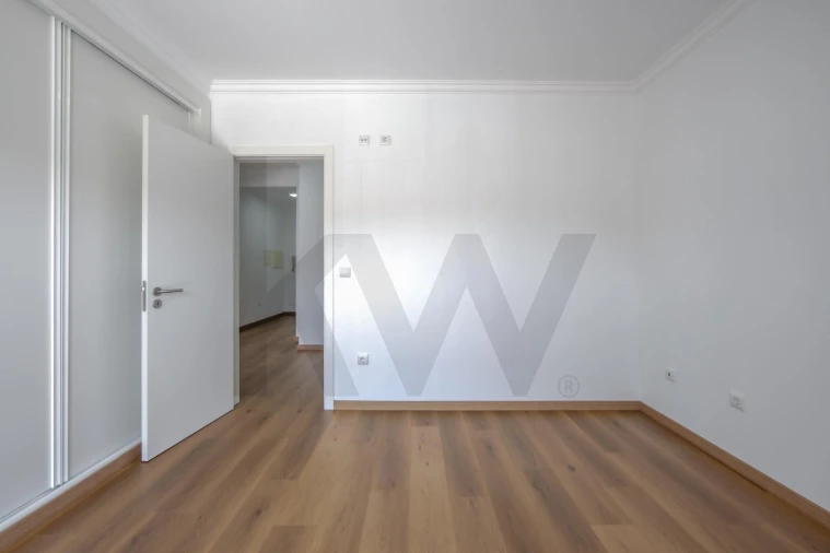 Apartamento T2 para Arrendamento em São Domingos de Rana Foto 40