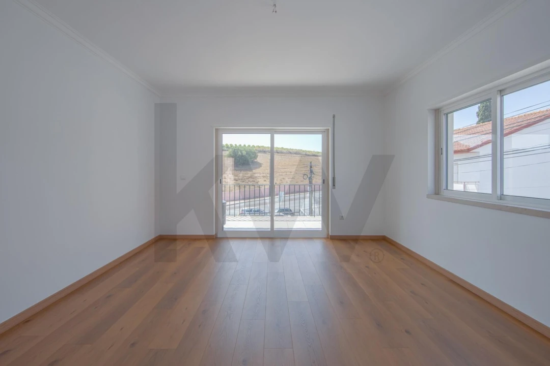 Apartamento T2 para Arrendamento em São Domingos de Rana Foto 27